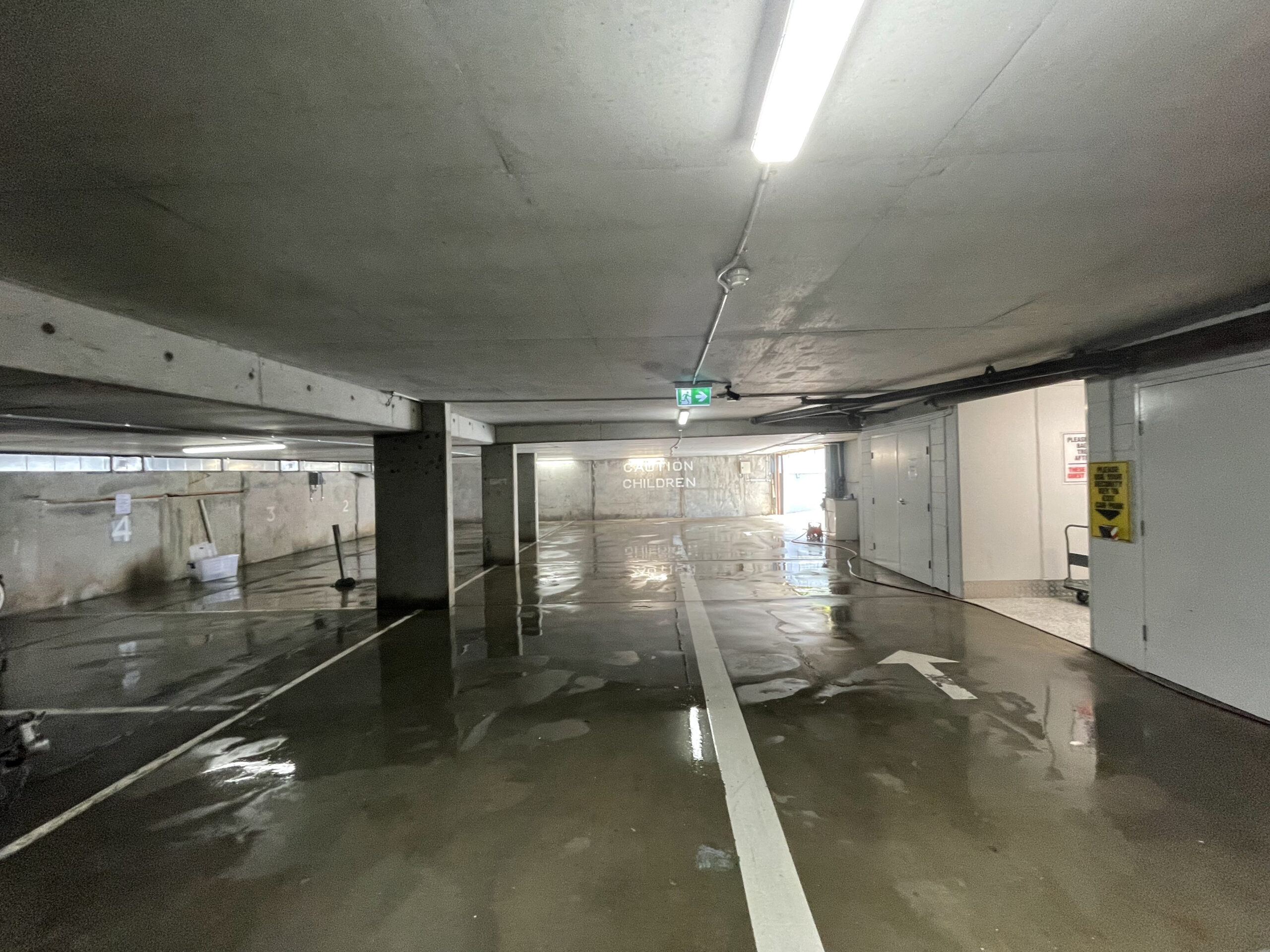 IMG_8366 Garbage chute cleaning - Before and after