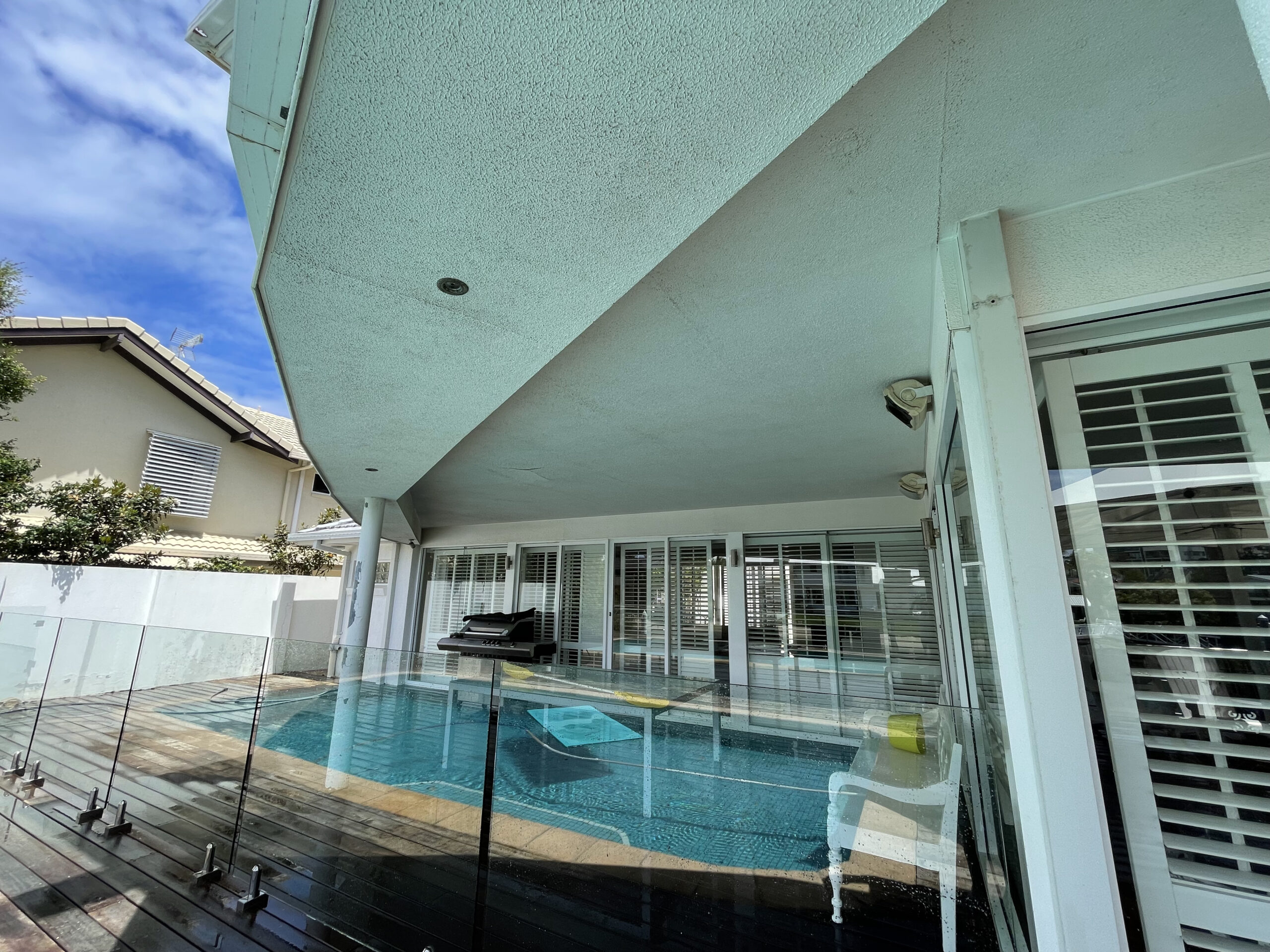 Garbage chute cleaning - Before and after